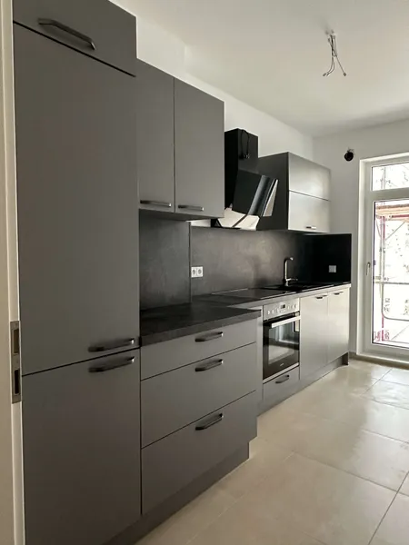 4-Zimmer-Wohnung in kernsaniertem Altbau - keine WG gewünscht — photo 1